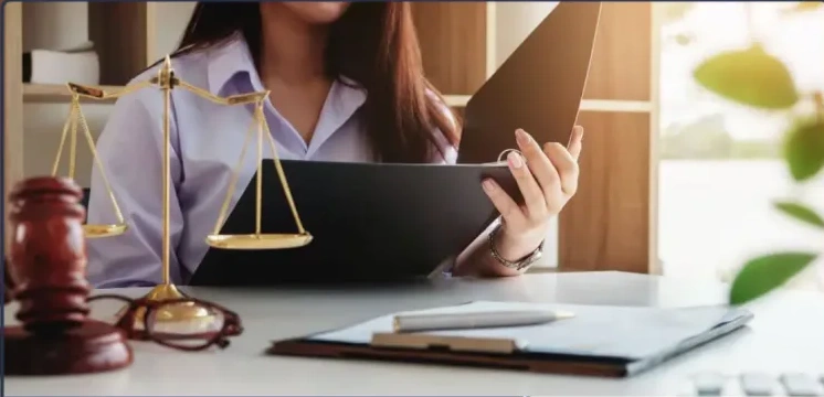 بهترین وکیل مشهد